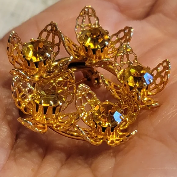 Vintage '50s-'60s Gold Plated Filigree Amber Rhinestone Brooch - Picture 9 of 9